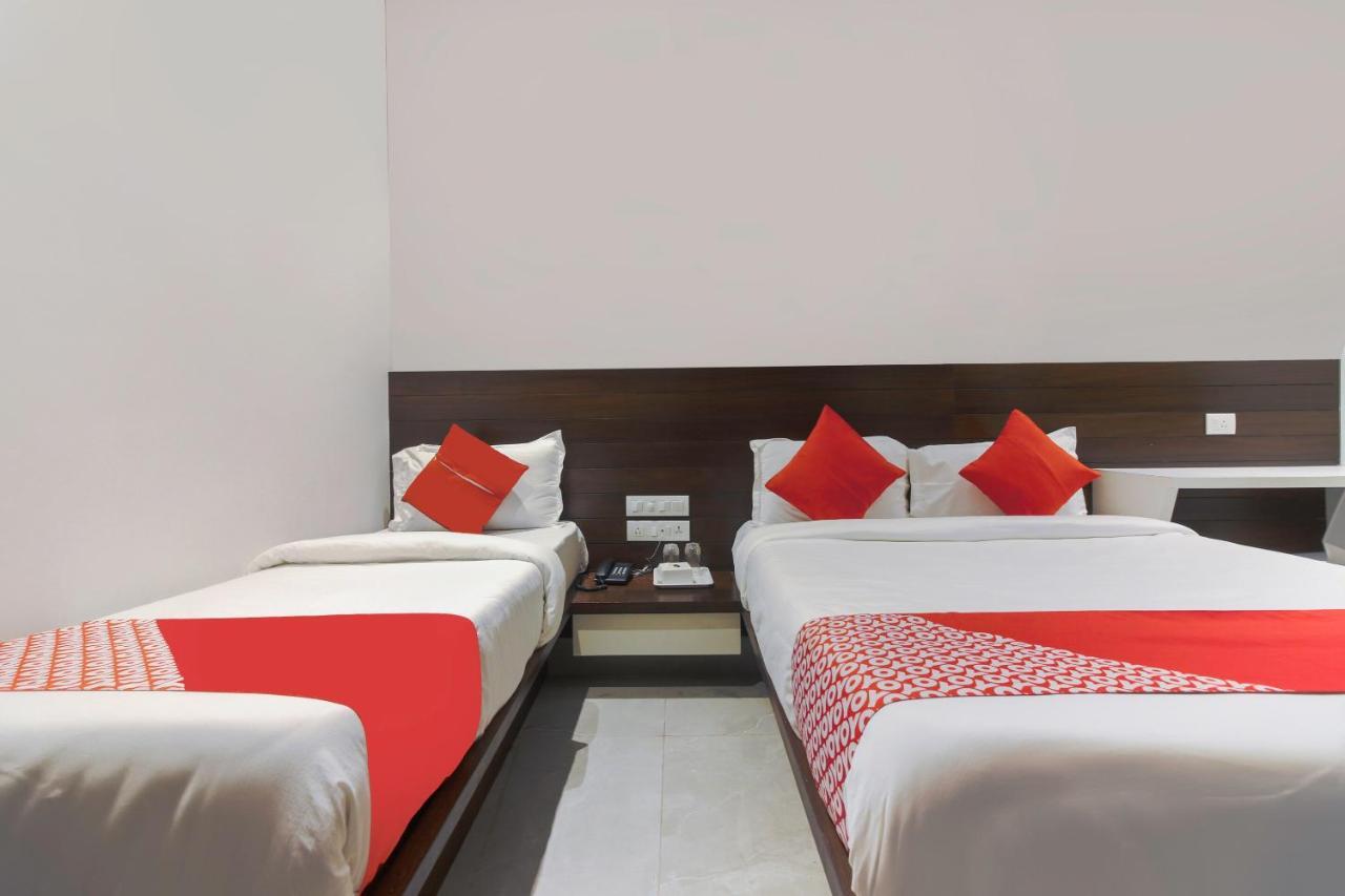 Hotel Flora Suites Мумбаї Екстер'єр фото