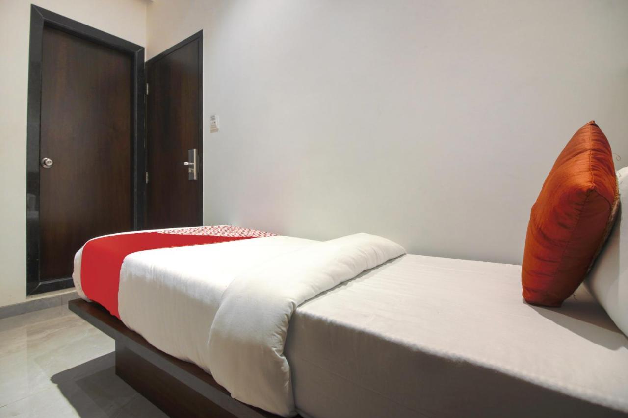 Hotel Flora Suites Мумбаї Екстер'єр фото