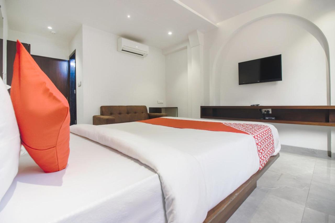 Hotel Flora Suites Мумбаї Екстер'єр фото