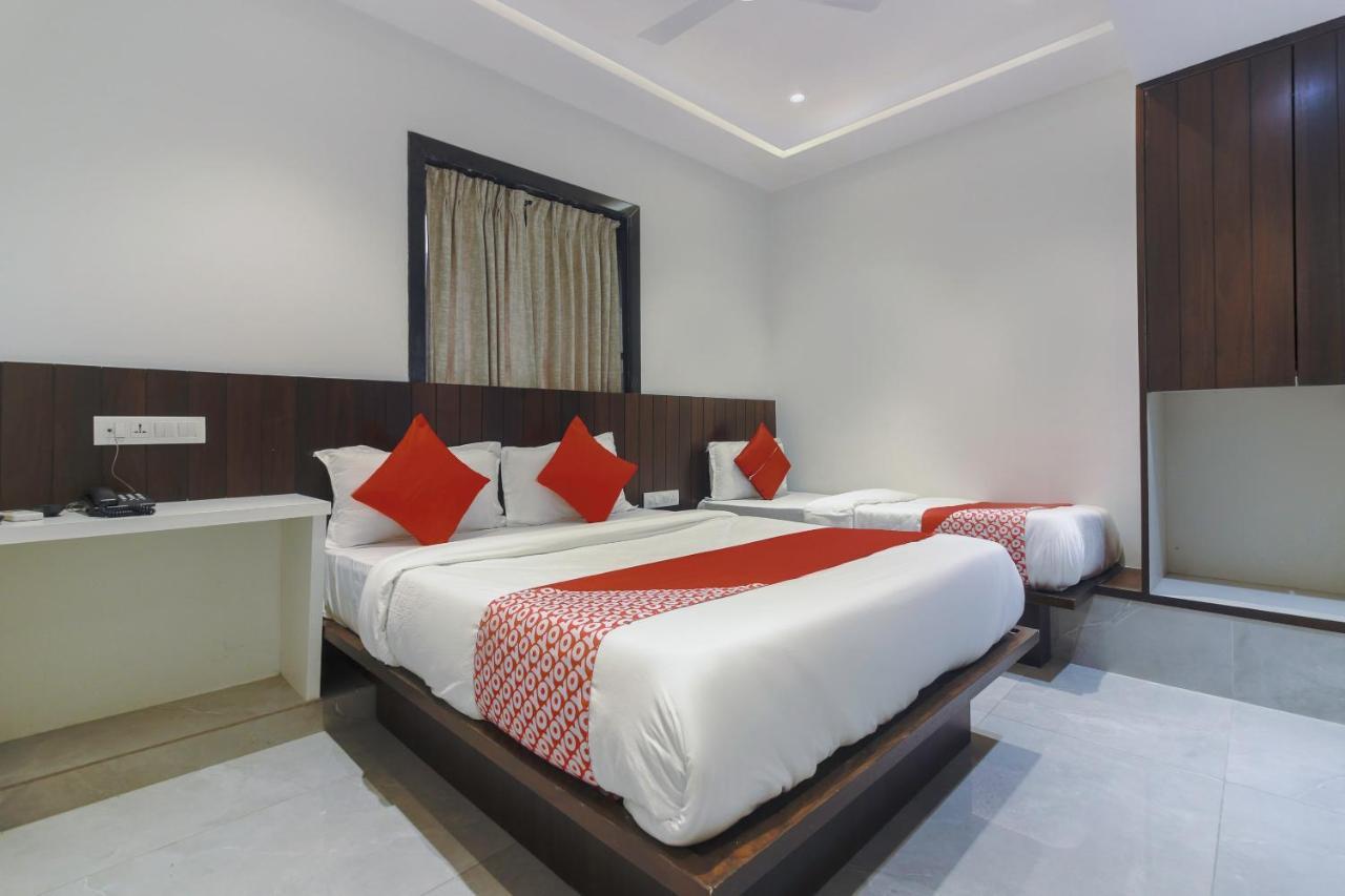 Hotel Flora Suites Мумбаї Екстер'єр фото
