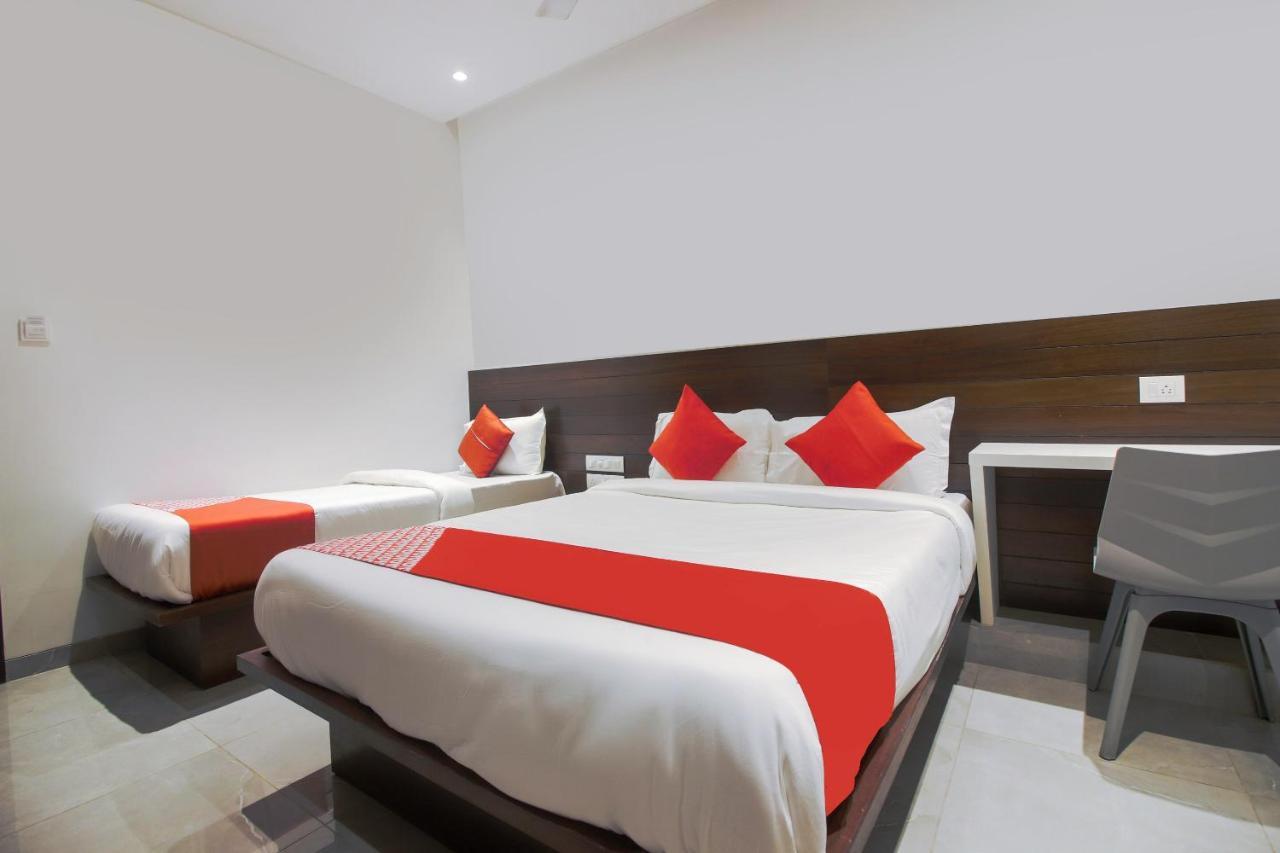 Hotel Flora Suites Мумбаї Екстер'єр фото
