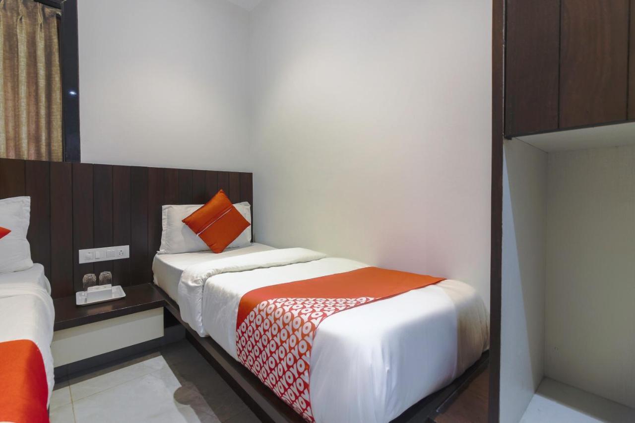 Hotel Flora Suites Мумбаї Екстер'єр фото