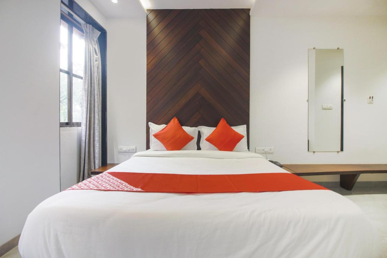 Hotel Flora Suites Мумбаї Екстер'єр фото