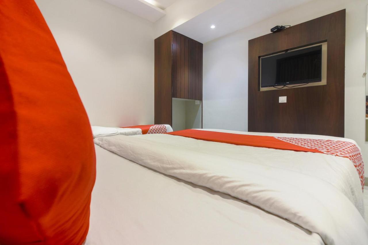Hotel Flora Suites Мумбаї Екстер'єр фото