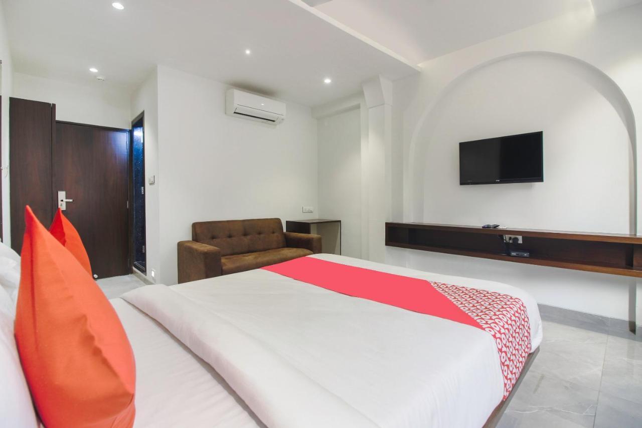 Hotel Flora Suites Мумбаї Екстер'єр фото