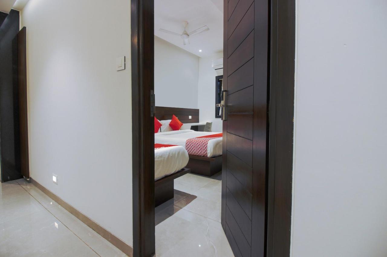Hotel Flora Suites Мумбаї Екстер'єр фото